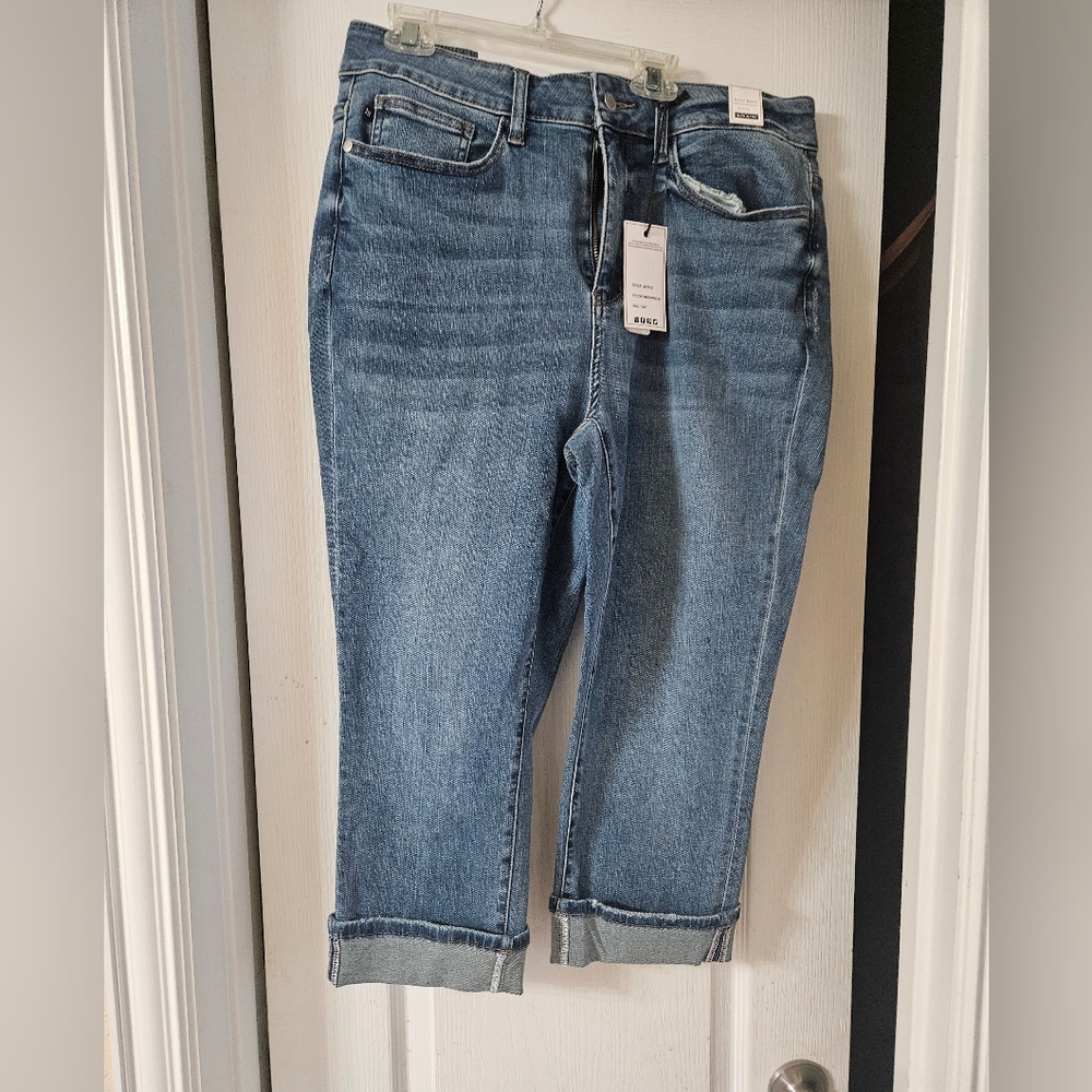 Judy Blue Cuffed Capri